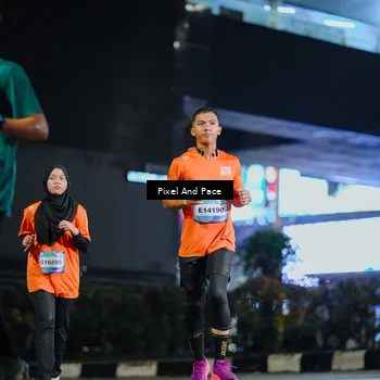 Runner Photo 7792937