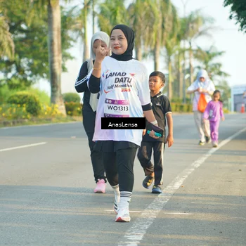Runner Photo 7793083