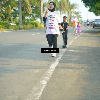 Runner Photo 7793105