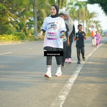 Runner Photo 7793111