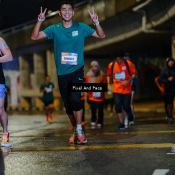 Runner Photo 7793112