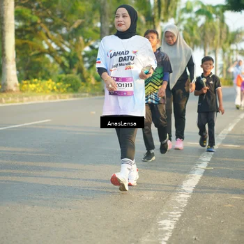 Runner Photo 7793139
