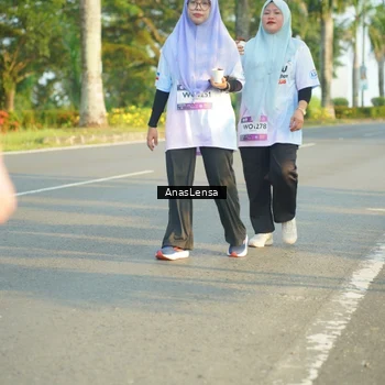 Runner Photo 7793515