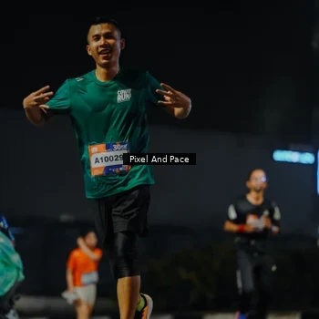 Runner Photo 7794028