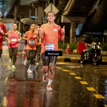 Runner Photo 7794118