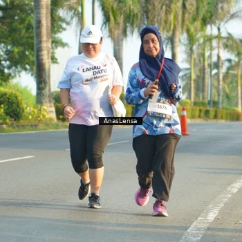Runner Photo 7794341