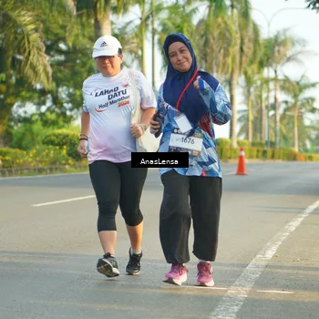 Runner Photo 7794403