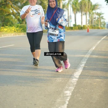 Runner Photo 7794421