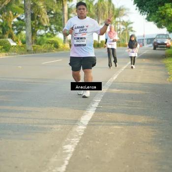 Runner Photo 7794540