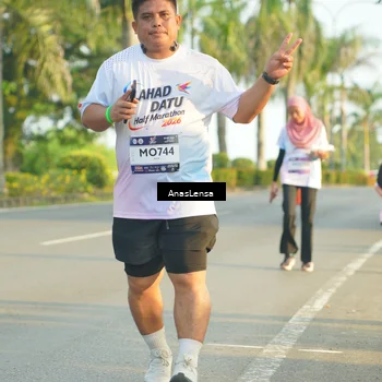 Runner Photo 7794579