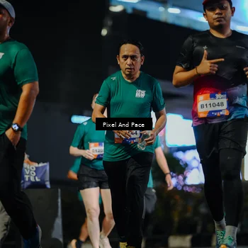 Runner Photo 7794793