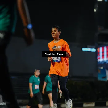 Runner Photo 7794812