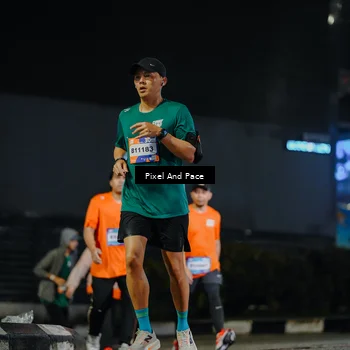 Runner Photo 7795362