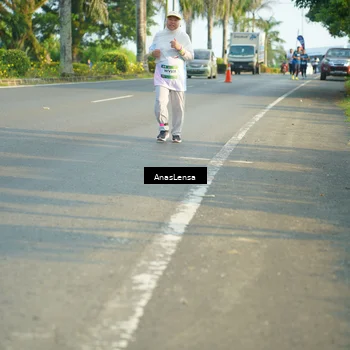 Runner Photo 7795643