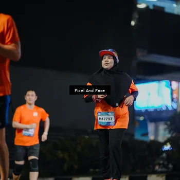 Runner Photo 7795845