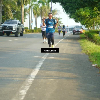 Runner Photo 7795947