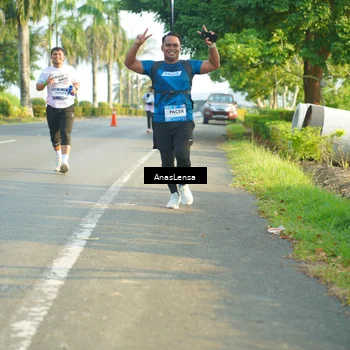 Runner Photo 7795999