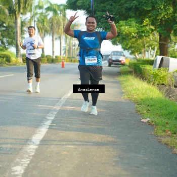 Runner Photo 7796006