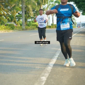Runner Photo 7796020