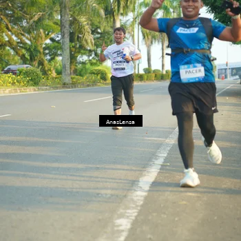 Runner Photo 7796038