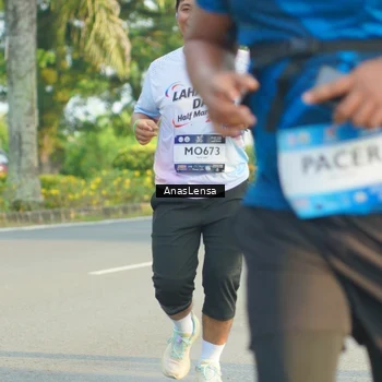 Runner Photo 7796039