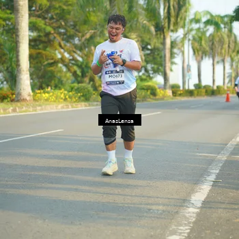 Runner Photo 7796063