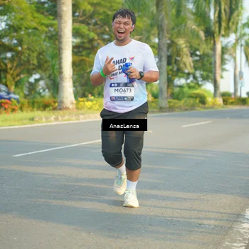 Runner Photo 7796075