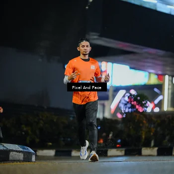 Runner Photo 7796115