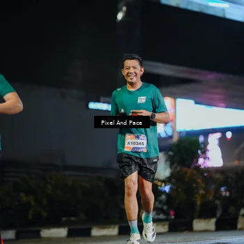 Runner Photo 7796122