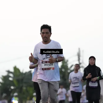 Runner Photo 7797903