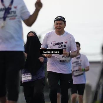 Runner Photo 7797990