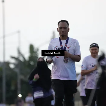 Runner Photo 7798004
