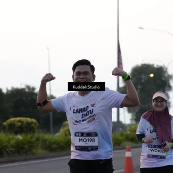 Runner Photo 7798040
