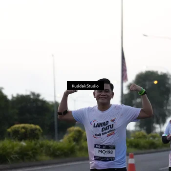 Runner Photo 7798051