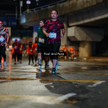 Runner Photo 7799105