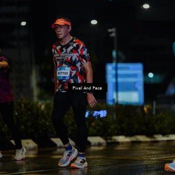 Runner Photo 7799135