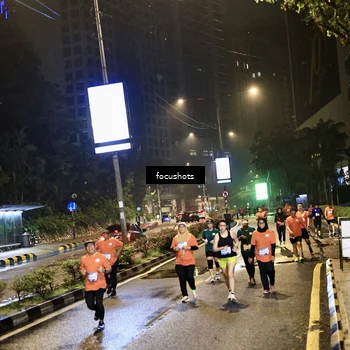 Runner Photo 7800060