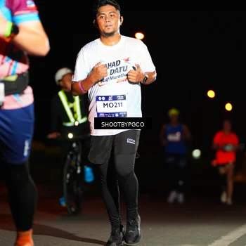 Runner Photo 7800106
