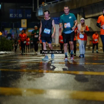 Runner Photo 7800224