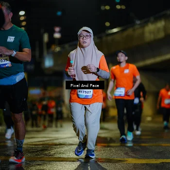 Runner Photo 7800312