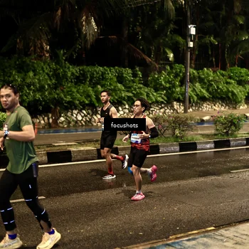 Runner Photo 7800420