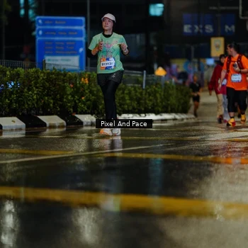 Runner Photo 7800643