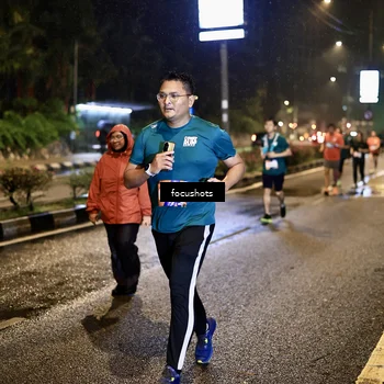 Runner Photo 7800695