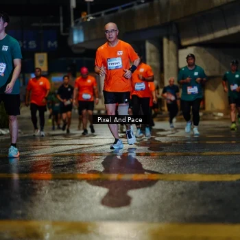 Runner Photo 7800735