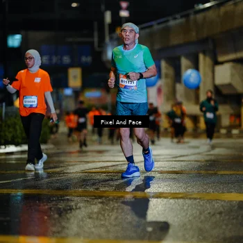 Runner Photo 7800940