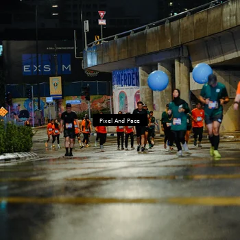 Runner Photo 7800942