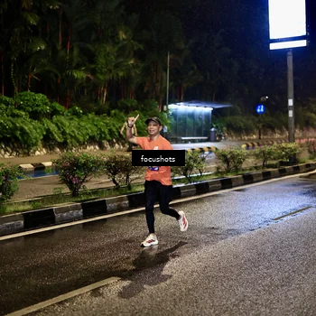 Runner Photo 7801076
