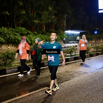 Runner Photo 7801099