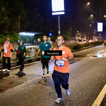 Runner Photo 7801104