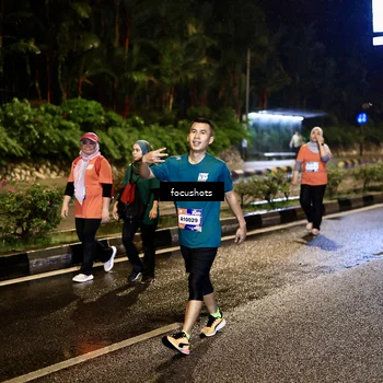 Runner Photo 7801105